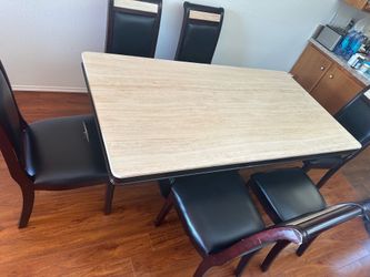 Dining take and chairs in good condition