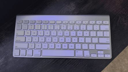 Apple Keyboard - Wireless