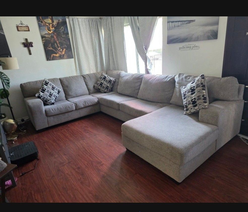 3 Sectional COUCH