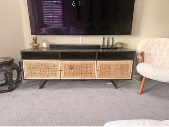 STUNNING POTTER BARN TV CONSOLE
