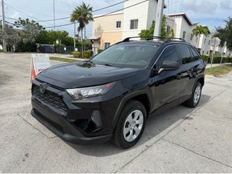2020 TOYOTA RAV4 LE PERFECT CONDITIONS