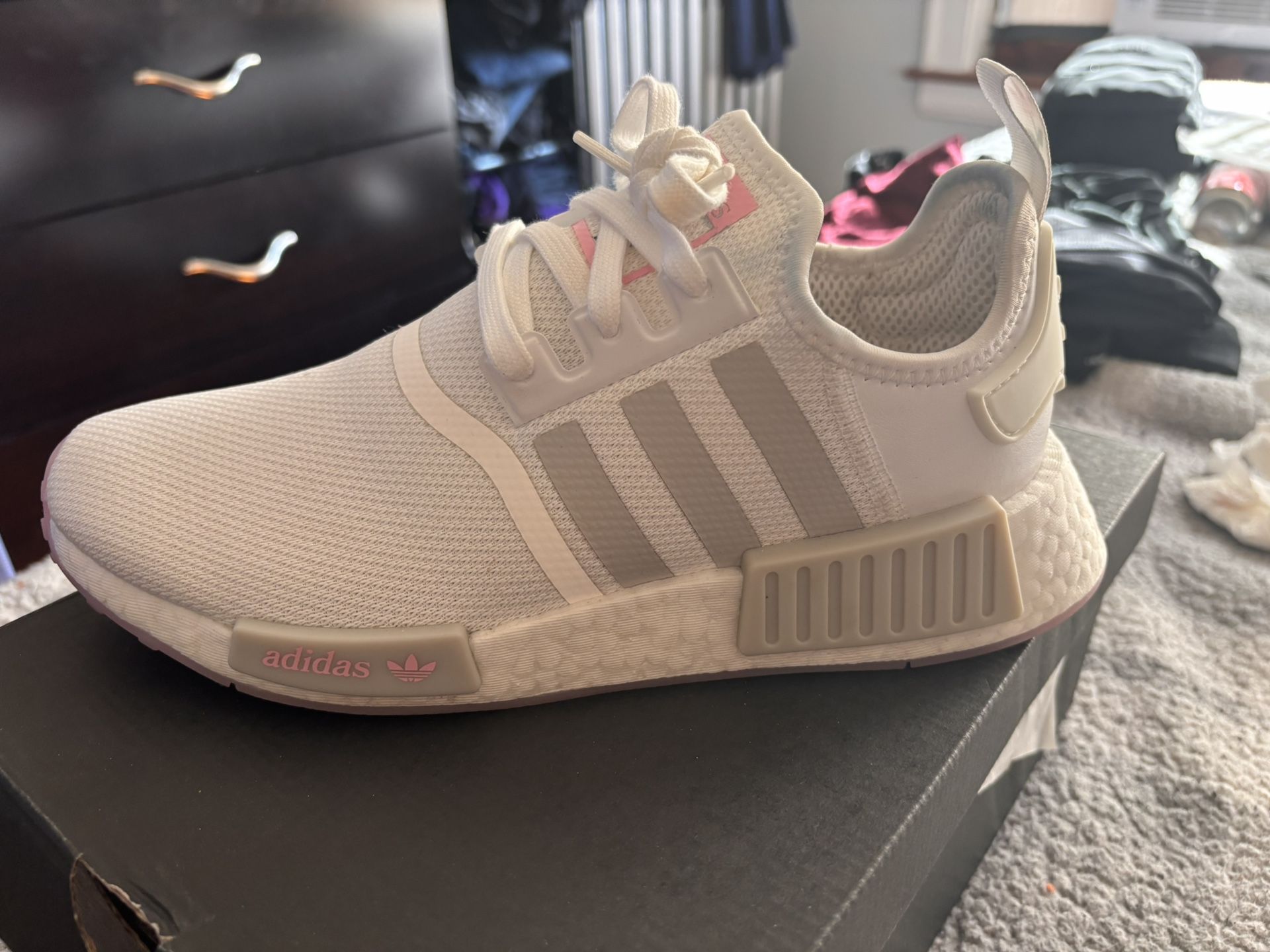 Adidas NMD R1 W  Size 9 