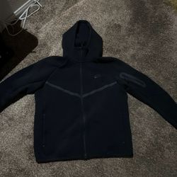 Black Nike Tech
