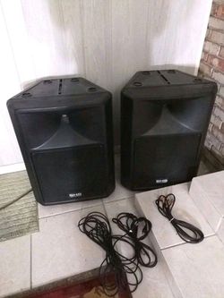 Pair of Self Powered 15 inch Pro Audio Speakers
