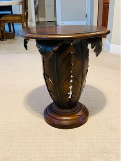 Tropical Palm leaf banana leaf accent table