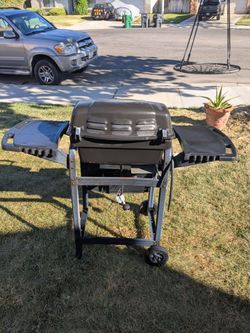 Char-Broil 2-Burner Liquid Propane (LP) Gas Grill.