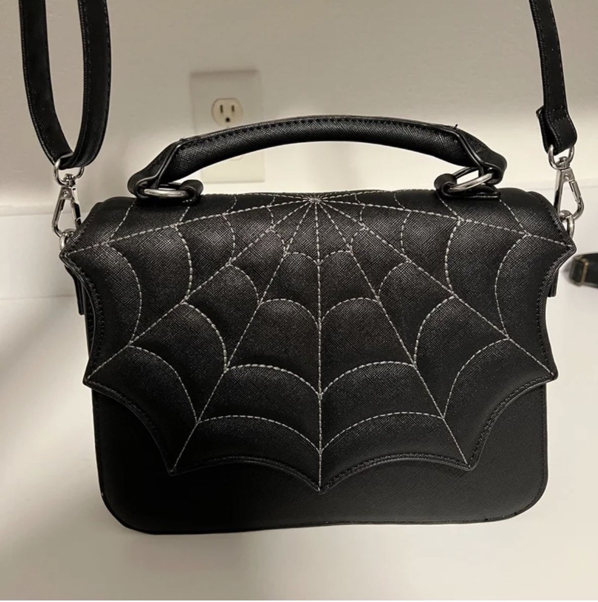 Can I trust bags from TJMaxx/Marshalls? : r/handbags