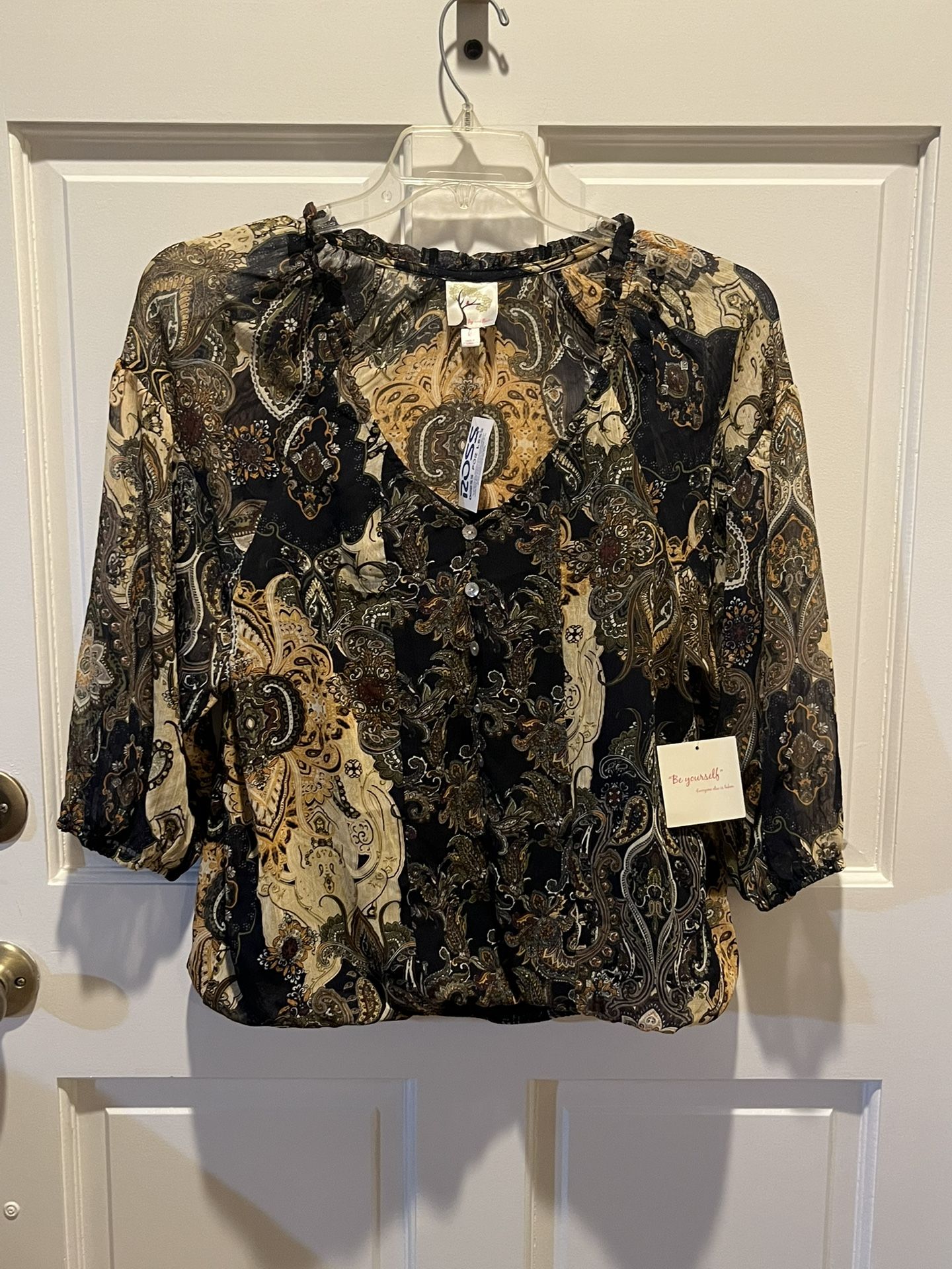 NEW - Pretty Blouse, - Made by Fig & Flower - Women’s Size Large