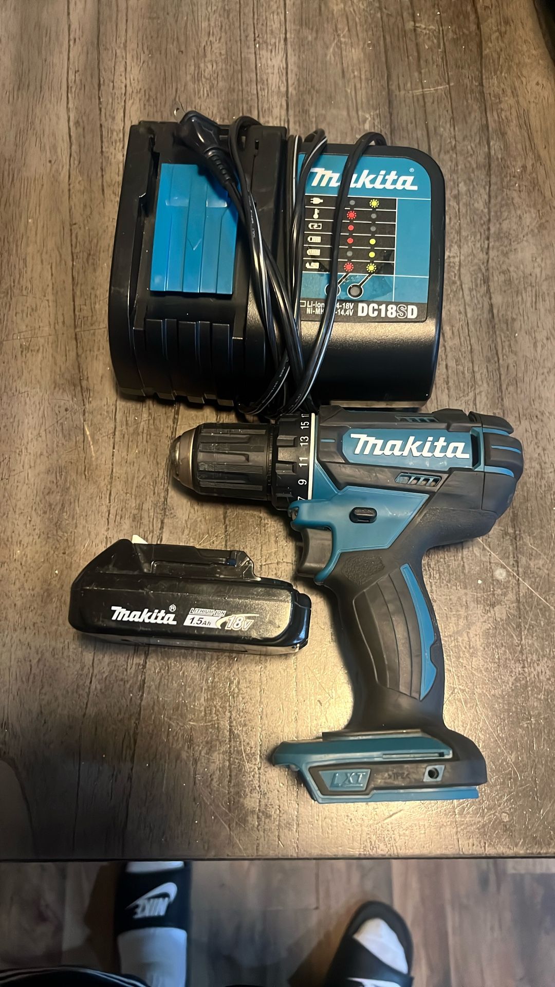 MAKITA SET DRILL BATTERY AND CHARGER