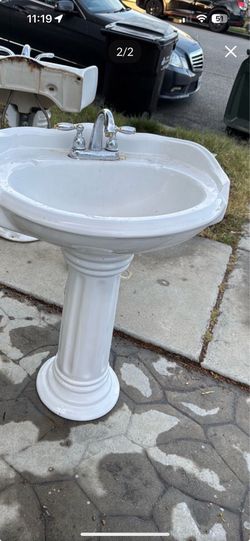 Bathroom sink