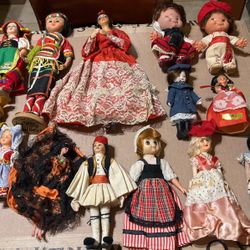 Lot Of 16 Vintage World Dolls