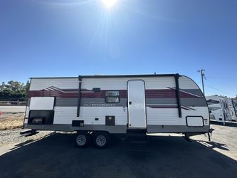 24 Avenger by Forest River 24BHSLE