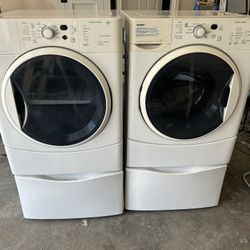 Washer And Dryer On Pedestals