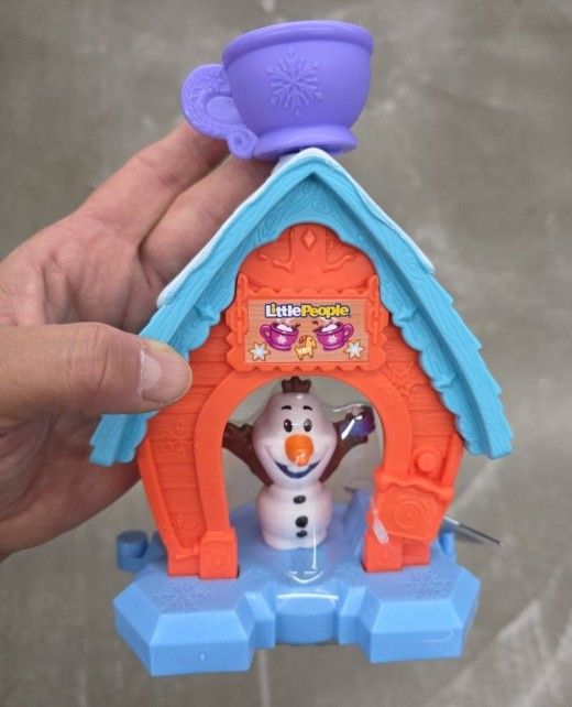 Disney FROZEN Olaf’s Cocoa Café