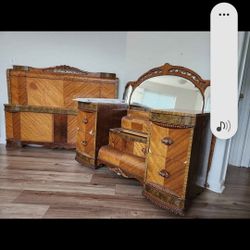 Gorgeous 1930s Full Size Head And Footboard And Vanity With Mirror