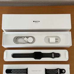 Apple Watch Series 3 38mm Space Gray Aluminum + Extra Band