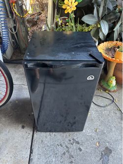 Mini fridge