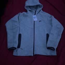 Brand new nike tech medium