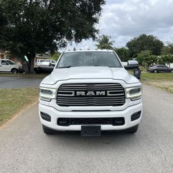 Dodge  RAM 3500 Laramie Diesel  4x4 Crew Cab 