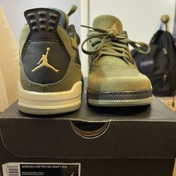 jordan 4 , size 3
