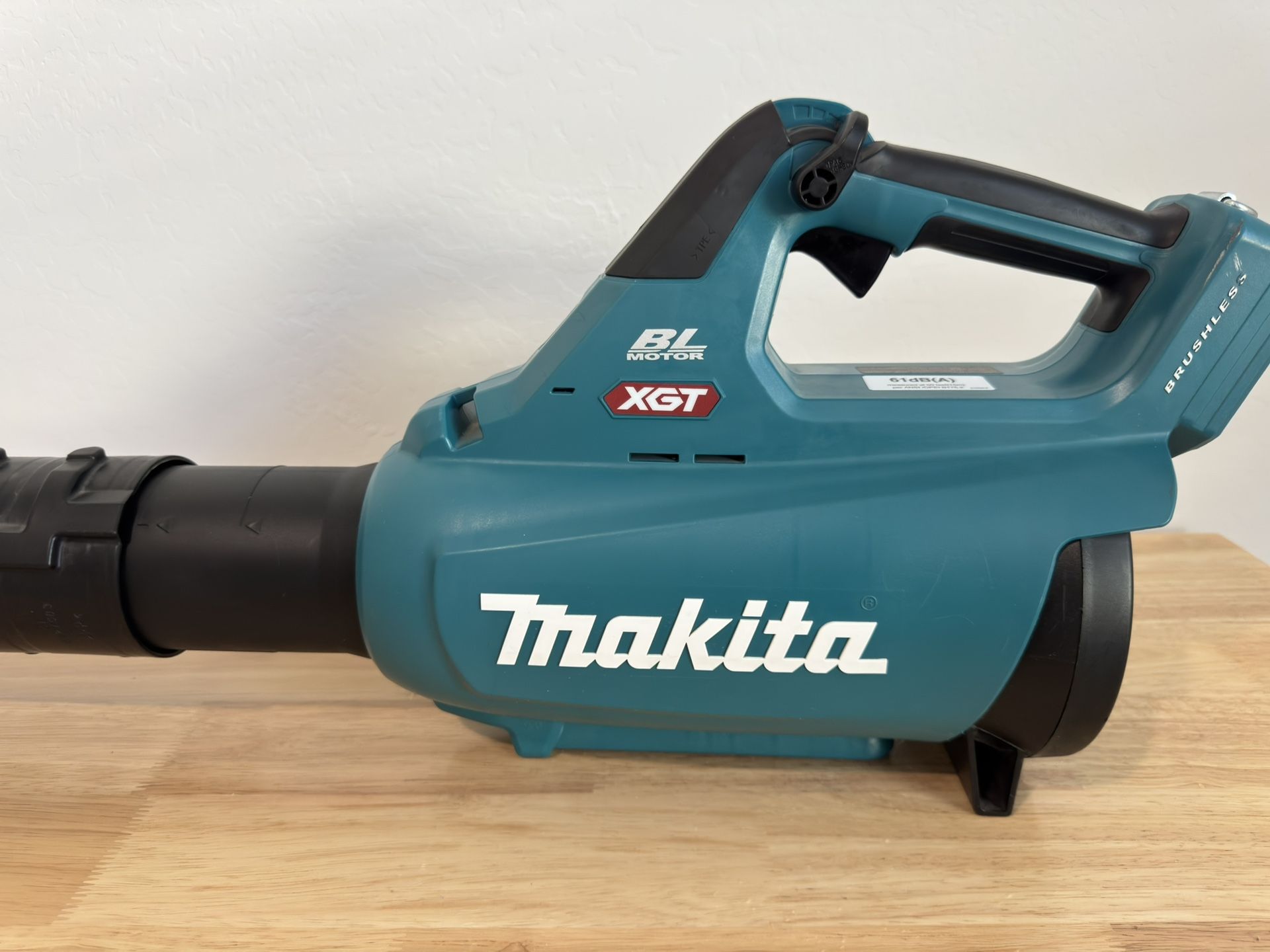 Makita XGT 40V Max Brushless Cordless Leaf Blower (Tool Only)
