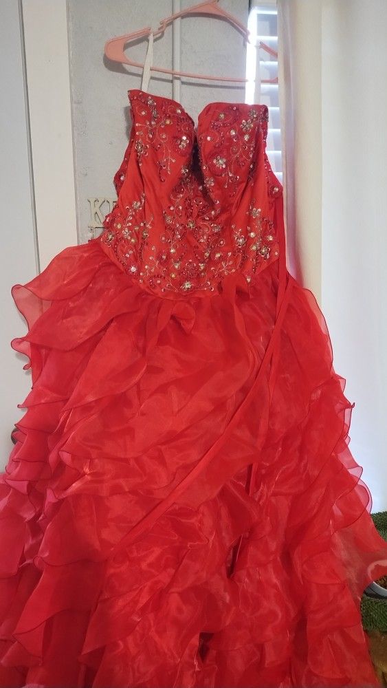 Trajes Para Fiestas Y Trajes De Quinceañera