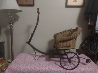 ANTIQUE VICTORIAN CHILD SIZED BABY CARRIAGE
