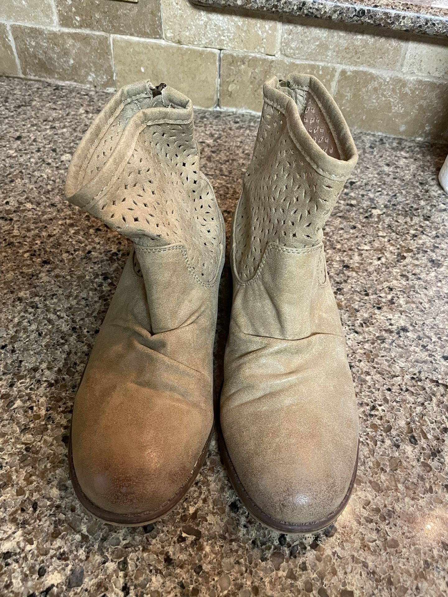 Woman’s Boots