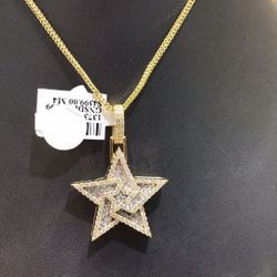 10k Gold Diamond Star ⭐️⭐️⭐️ Pendant 3D Style With Baguette And Round Big Diamond Pendant With Chain Available In Stock.💎💎💎💎