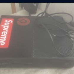 xbox one and controller and headset 