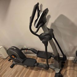 NordicTrack E5.5 Elliptical Trainer