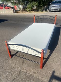 FREE DELIVERY: Twin Memory Foam Bed