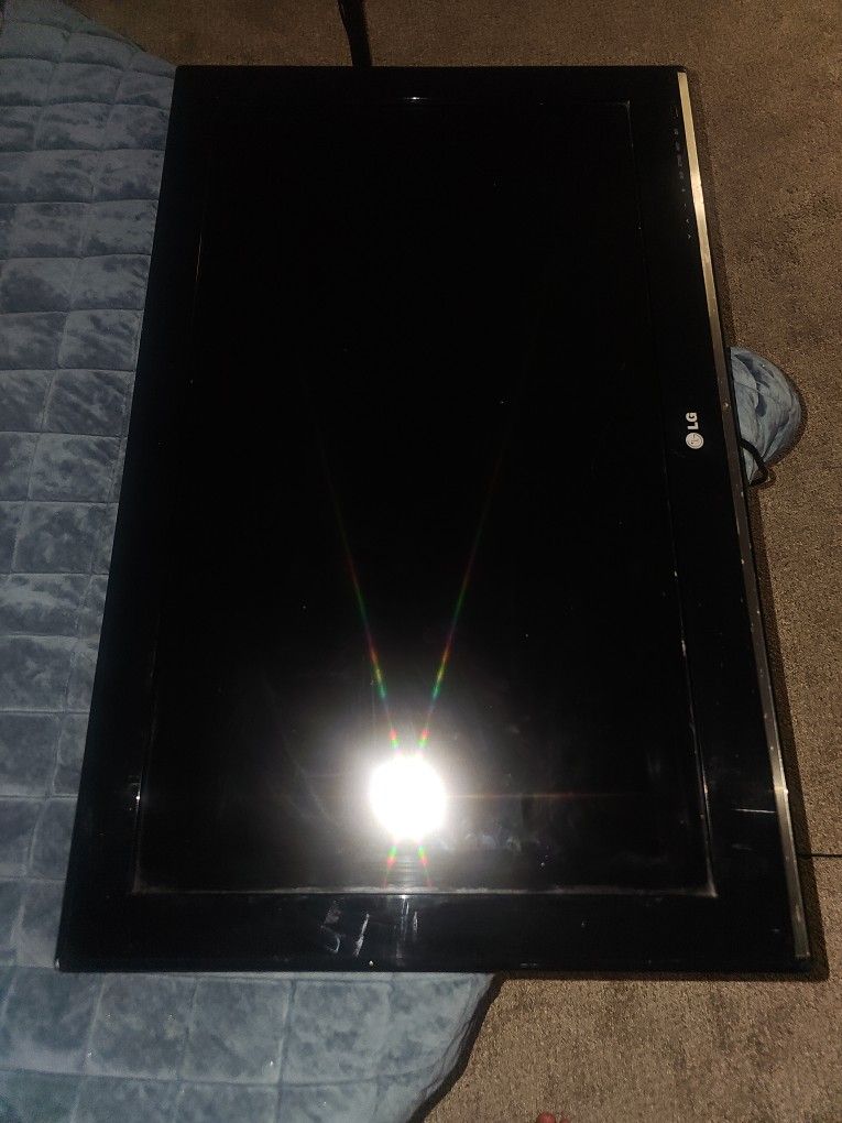 LG TV 32