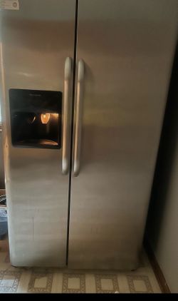 Selling a stainless steel stove and refrigerator