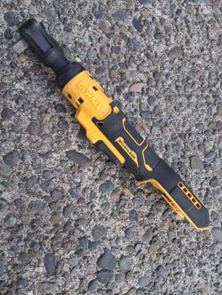 DeWalt DCF512 20Volt 1/2in Ratchet Wrench Excellent Condition. Pick up fremont sea. No lowball offers please. No trades