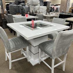 KITCHEN TABLES/ Sectionals/bedroom 599.99
