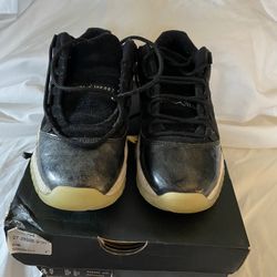 Jordan 11 Retro Low Black   Size 4 