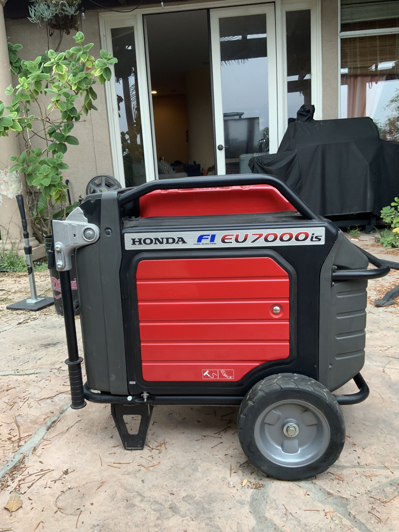 Honda EU7000iS Inverter Generator – Like NEW, Extremely Low Hours!