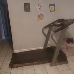 Healthrider 300i  Sports RiderTreadmill 