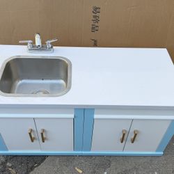 Kids Indoor Playground Sink Counter Top Like New 