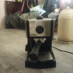 DeLonghi Expresso Machine