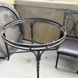 Table Frame With 4 Chairs. 