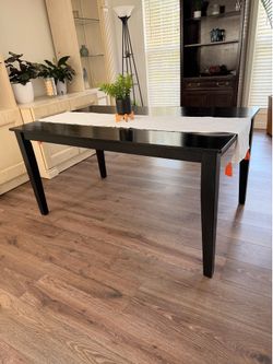 Modern Rectangular Dining Table (Seats 4-6)