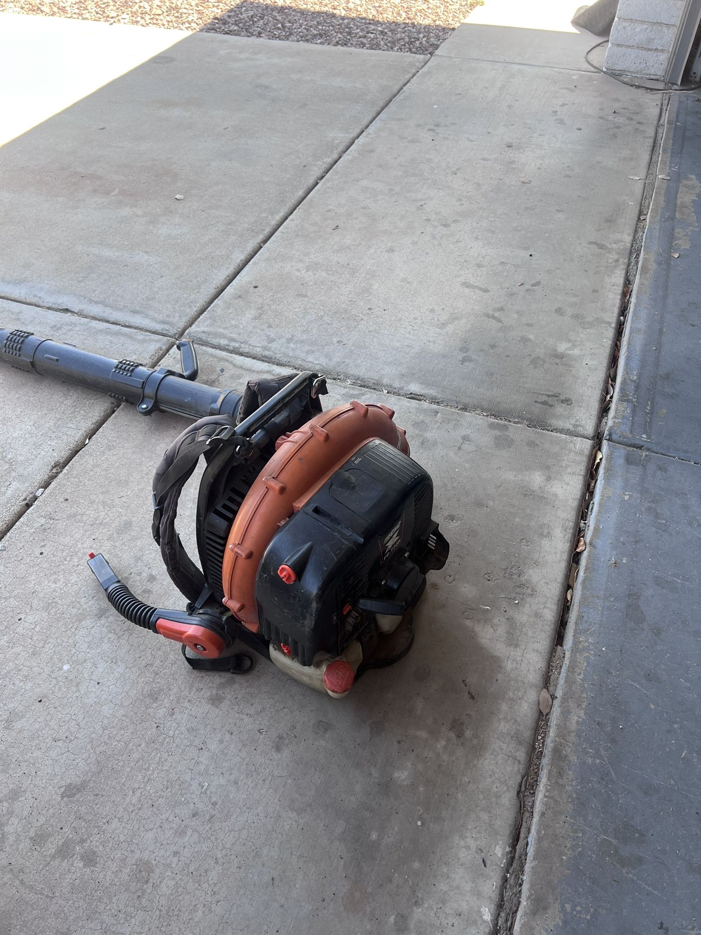Leaf Blowers/Sopladoras
