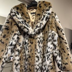 Pamela Mccoy faux fur coat