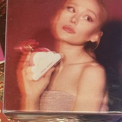 Ariana Grande Cloud Pink 