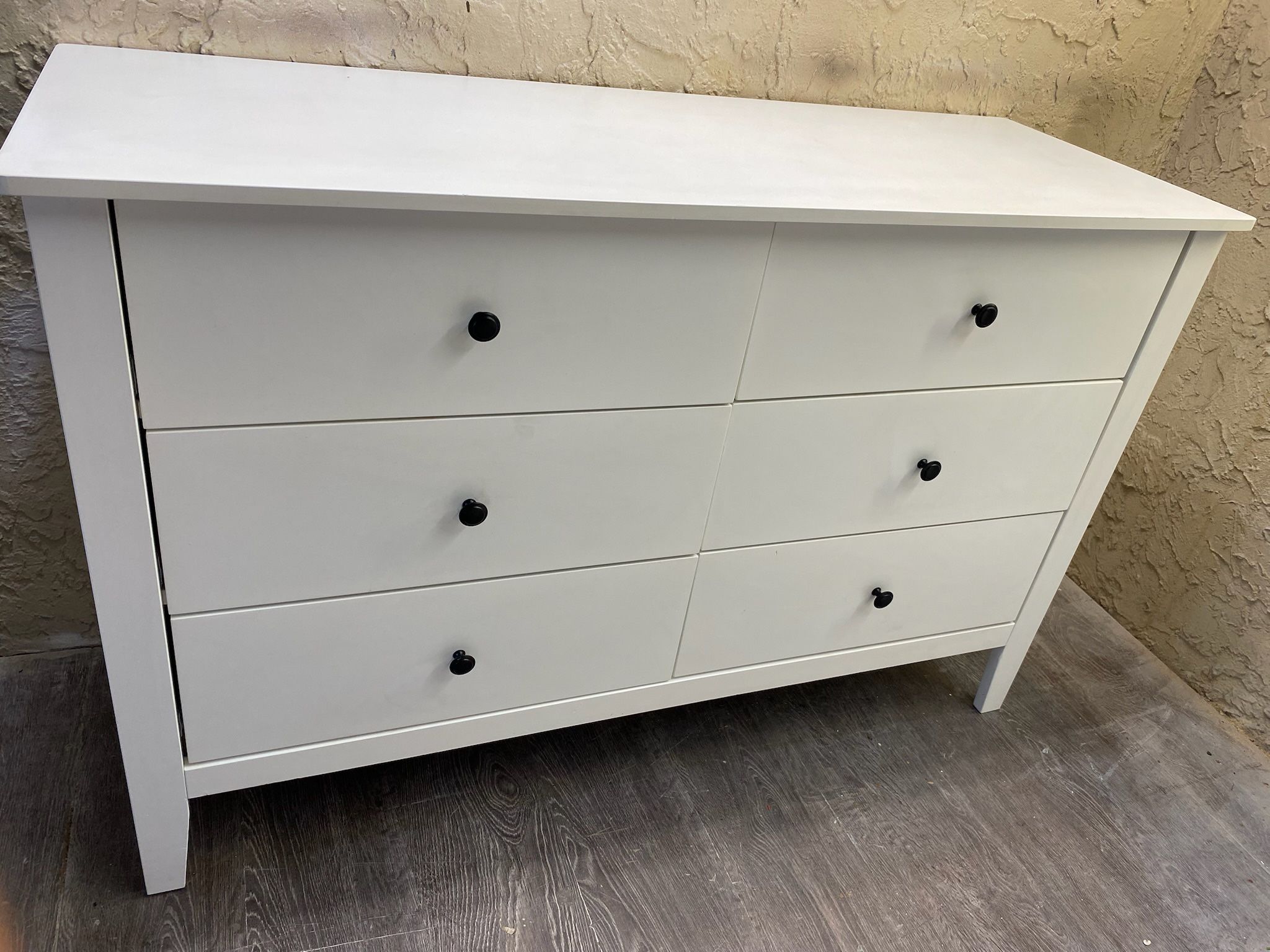 White Six Drawer Dresser (52 inches wide) - Delivery Available for a Fee - See My Other Items π