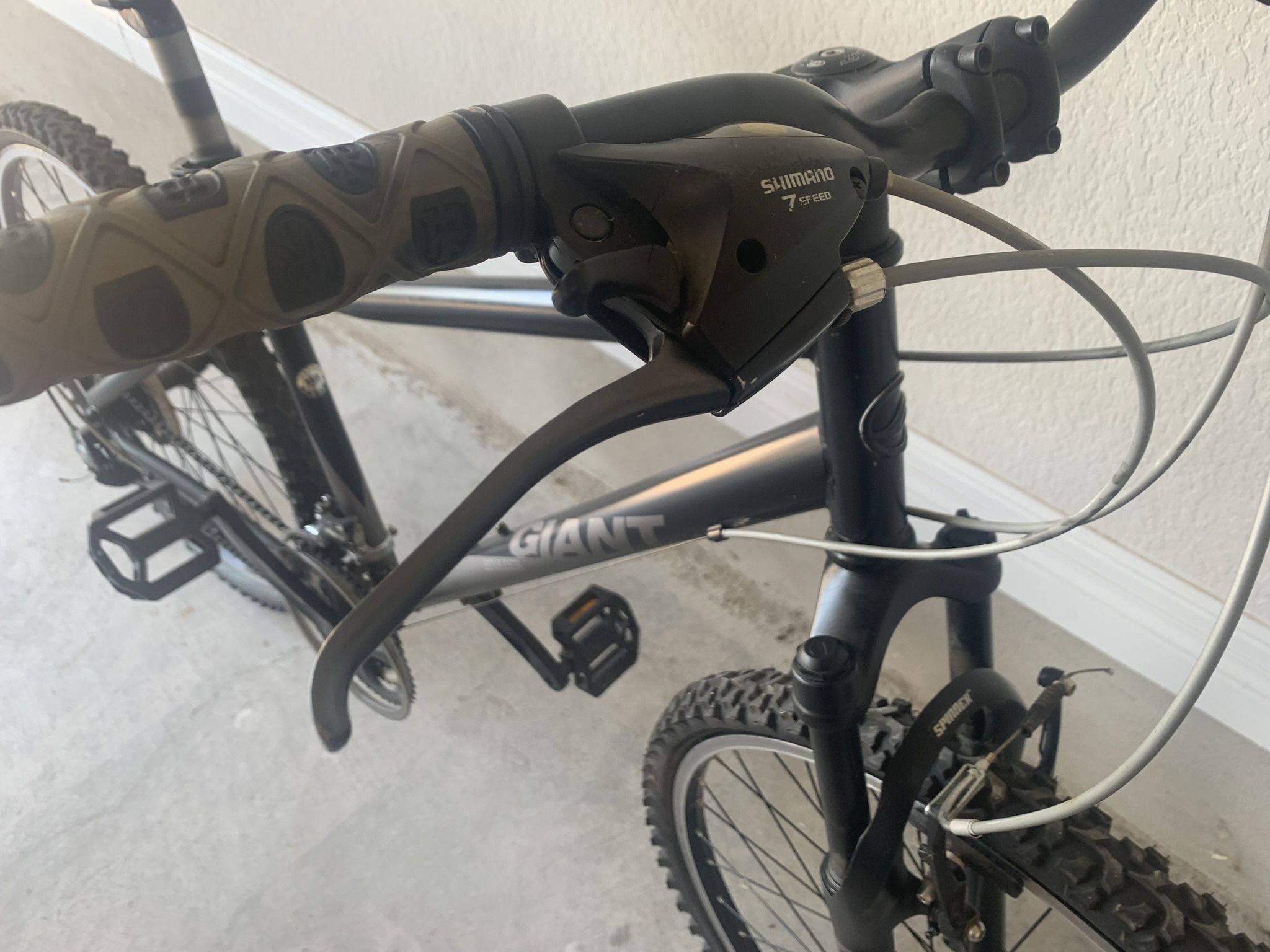 Giant Mountain Bike 27.5 M