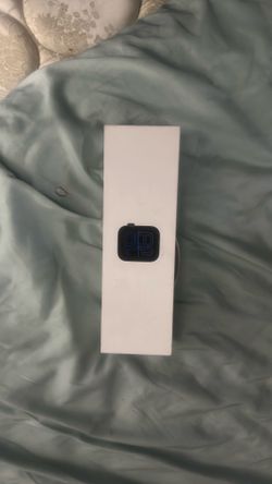 apple watch se with charger (cellular and gps)