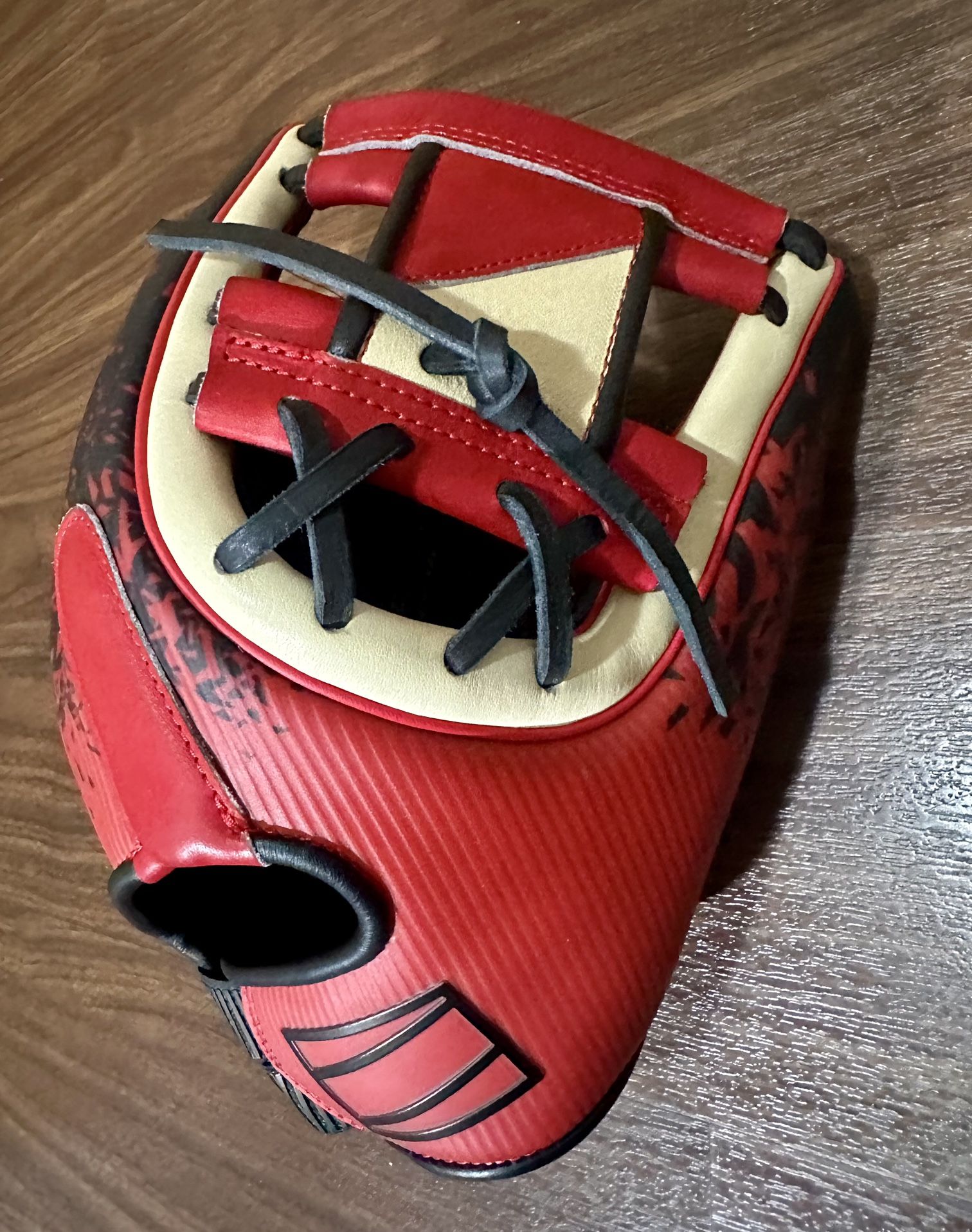 Brand New Glove